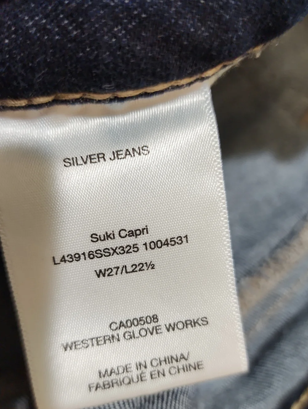 Silver Suki Jeans capri Women's with Back Pocket Stitching 27x22.5 number 2092